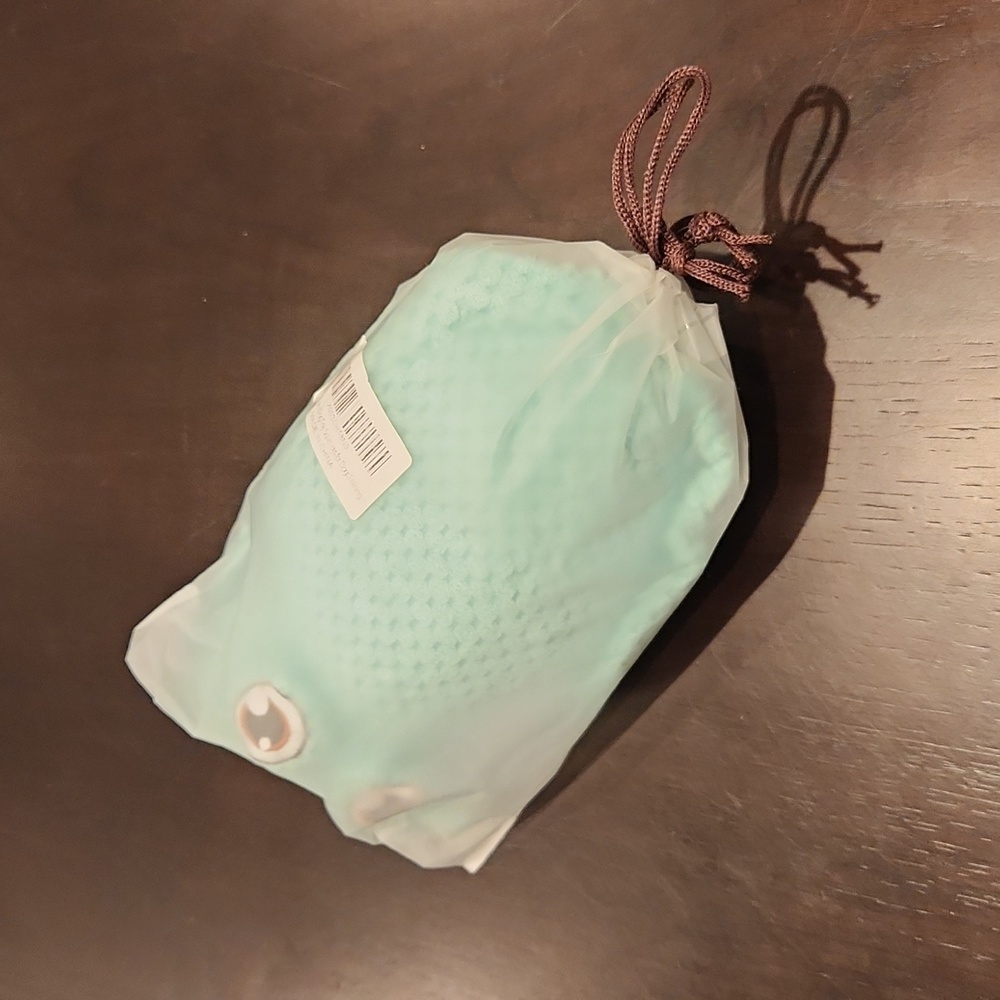 Punky Kom, Dog Toy Plush w Squeaker. Squid New